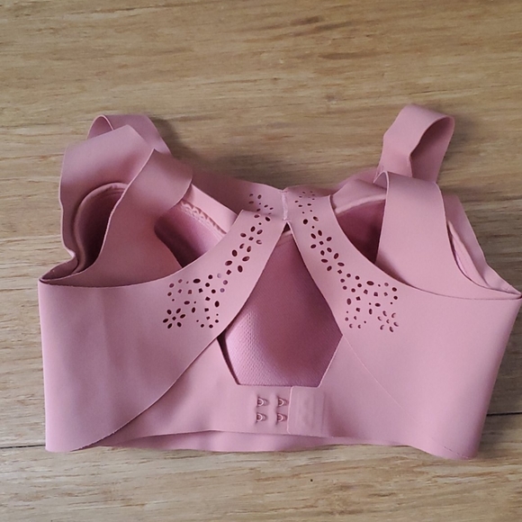 Victoria Secret Sports Bra - 32DD - Picture 2 of 3